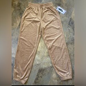 Women’s Tan Velour Jogger Pants size Medium NWT